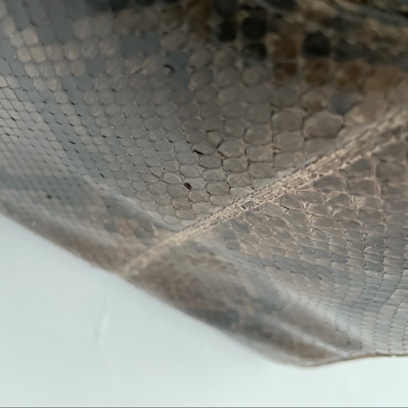 LAI Python Clutch - Picture 12 of 13
